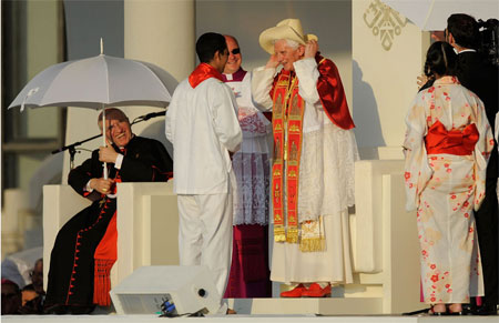 http://www.hellomagazine.com/