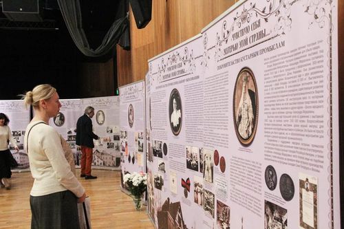 Выставка куинджи в калуге. Музейно выставочный центр сергиев скит. Станция калуга – сергиев скит. Сергиев скит калуга музей. Музейно выставочный центр сергиев скит.